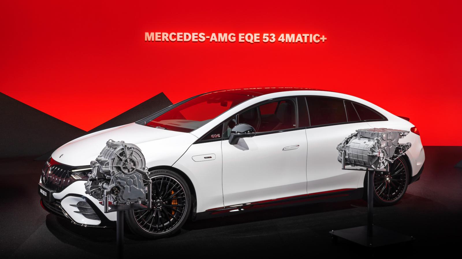 Πρεμιέρα με 2 εκδόσεις και 687 ίππους για τη Mercedes-AMG EQE